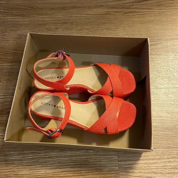 LUCKY BRAND Bikaro Ankle Strap Platform Sa… - Picture 9 of 10
